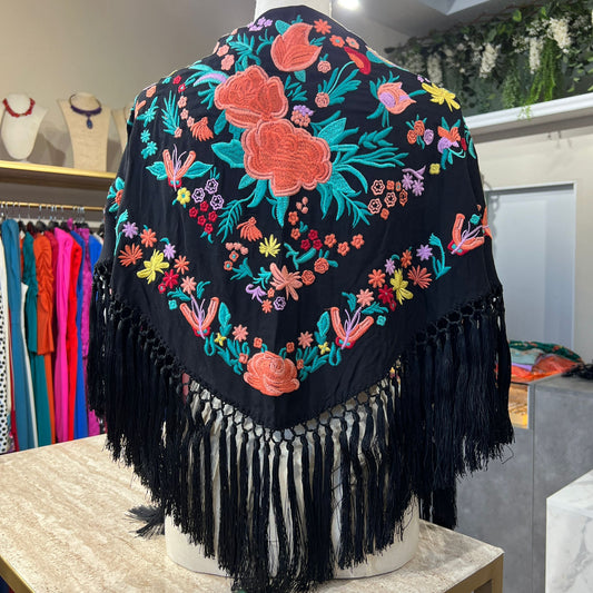 Mantón Cantiña negro con coral